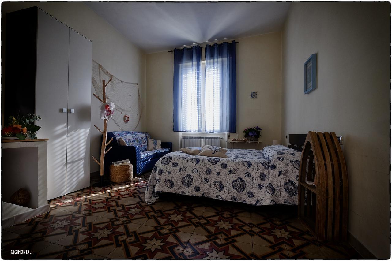 La Casa Sul Molo Bed and Breakfast Viareggio Værelse billede